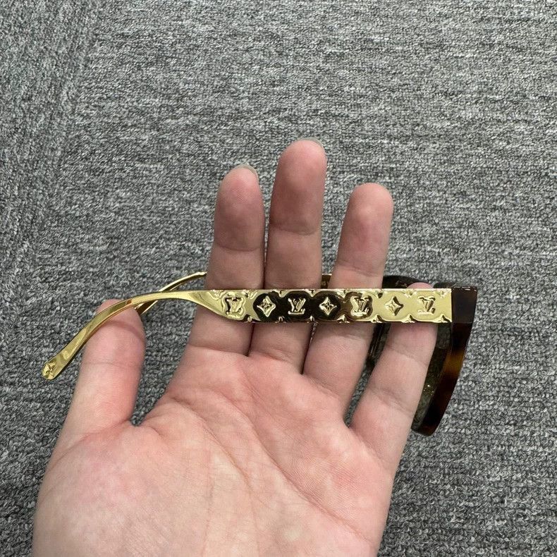 Louis Vuitton Louis Vuitton Leopard Pattern Sunglasses-2507 Size ONE SIZE - 3 Thumbnail