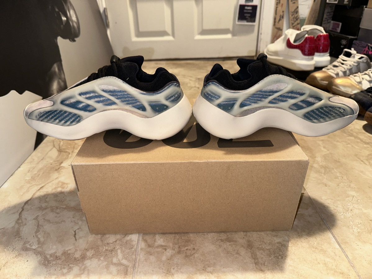 Adidas × Yeezy Adidas Yeezy 700 V3 Kyanite Size US 5.5 / EU 38 - 2 Thumbnail