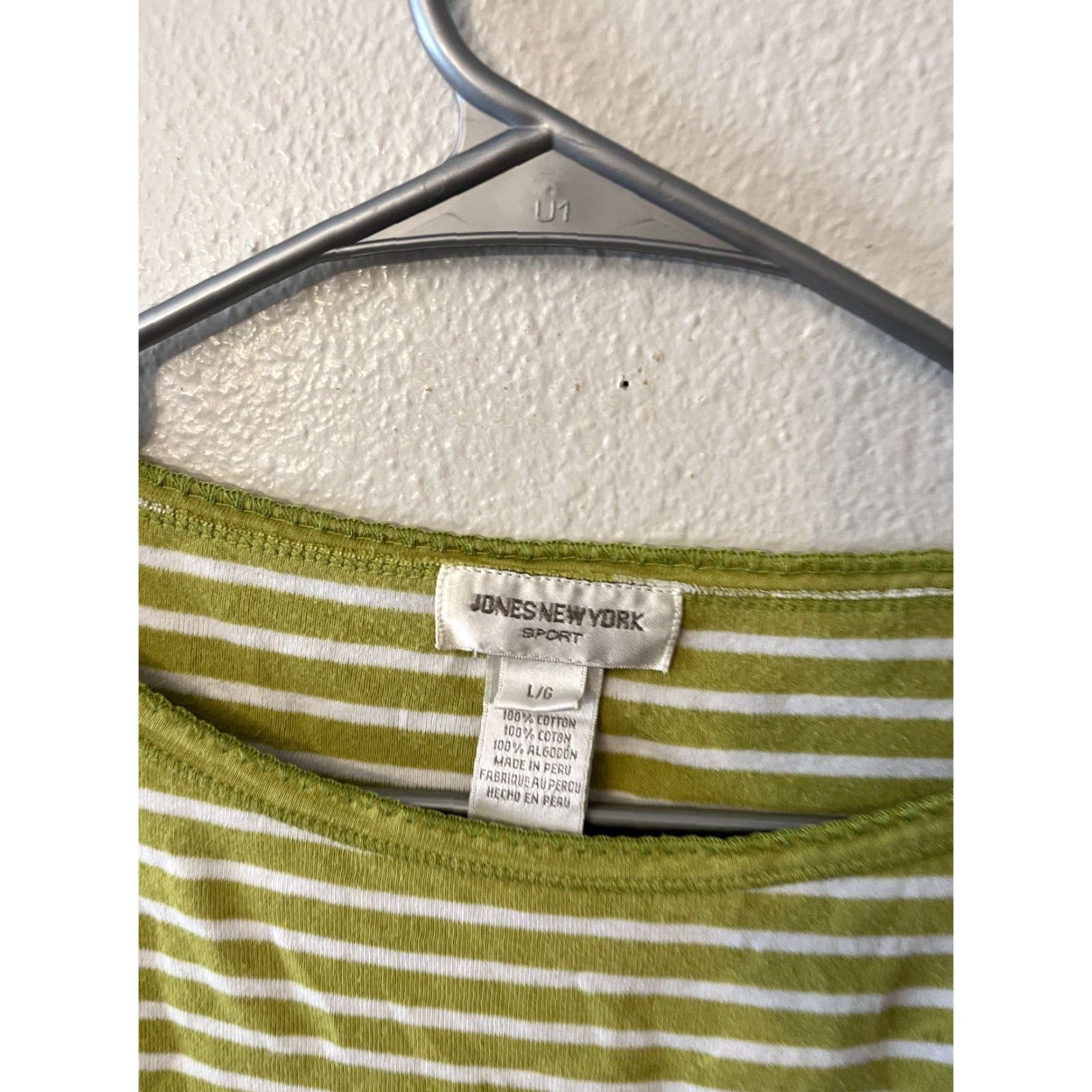 Jones New York Jones New York Green Striped Tee Shirt ~ Size L Women Casual Short Sleeve Pullover Round Neck V-Neck Pocket All Seasons Basic T-Shirt Size L / US 10 / IT 46 - 2 Thumbnail
