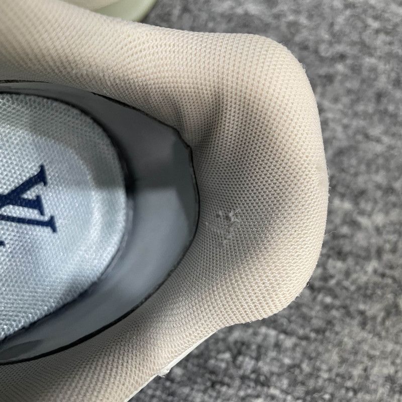 Louis Vuitton Louis Vuitton White Leather Trainer Low-Top Sneakers - Size US 8 / EU 41 - 1 Thumbnail