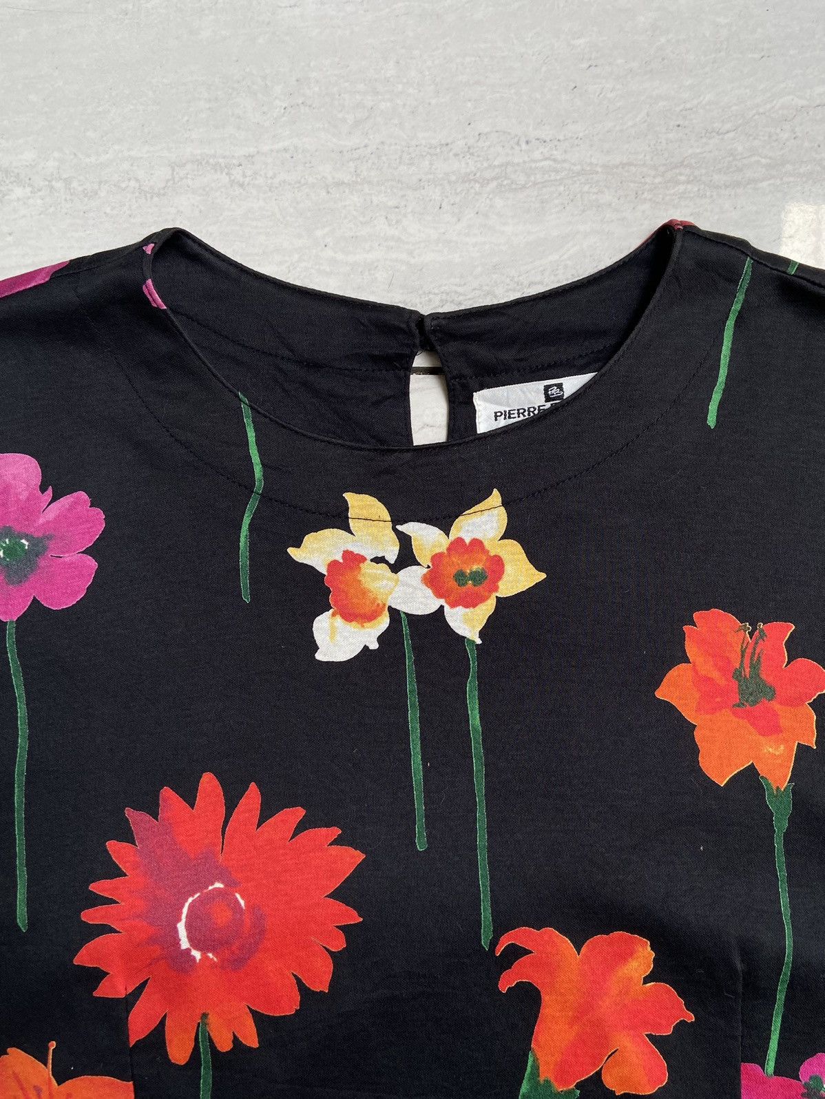Pierre Balmain PIERRE BALMAIN Flower Motive T-shirt Size US S / EU 44-46 / 1 - 10 Thumbnail