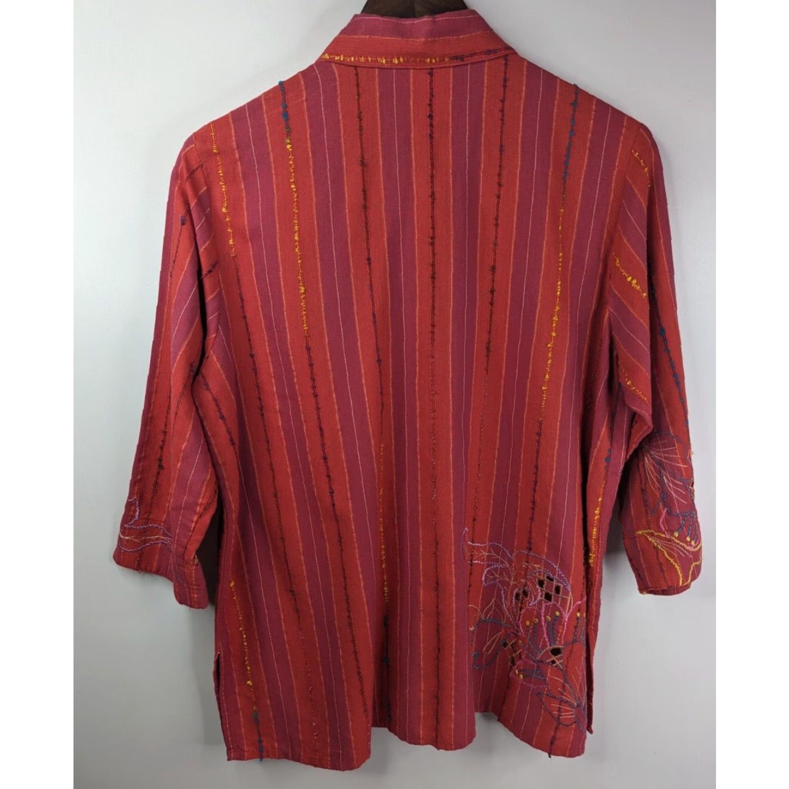 Coldwater Creek Coldwater Creek Shirt Women’s PM Red Floral 3/4 Sleeve Button Up Cotton Acrylic Embroidered White? Size M / US 6-8 / IT 42-44 - 4 Thumbnail