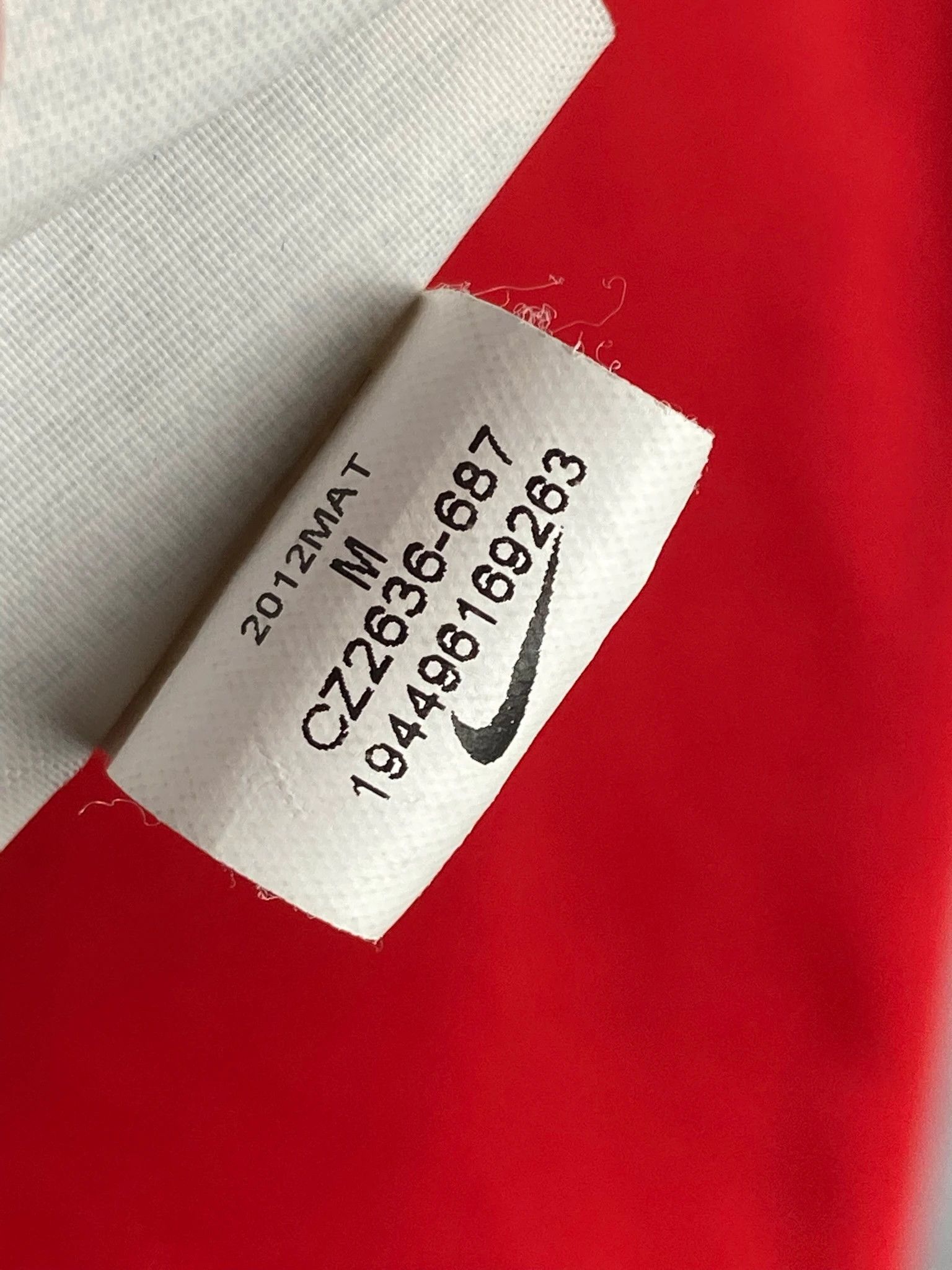 Nike : Nike Liverpool football jersey M red soccer kit vintage Size US M / EU 48-50 / 2 - 9 Thumbnail