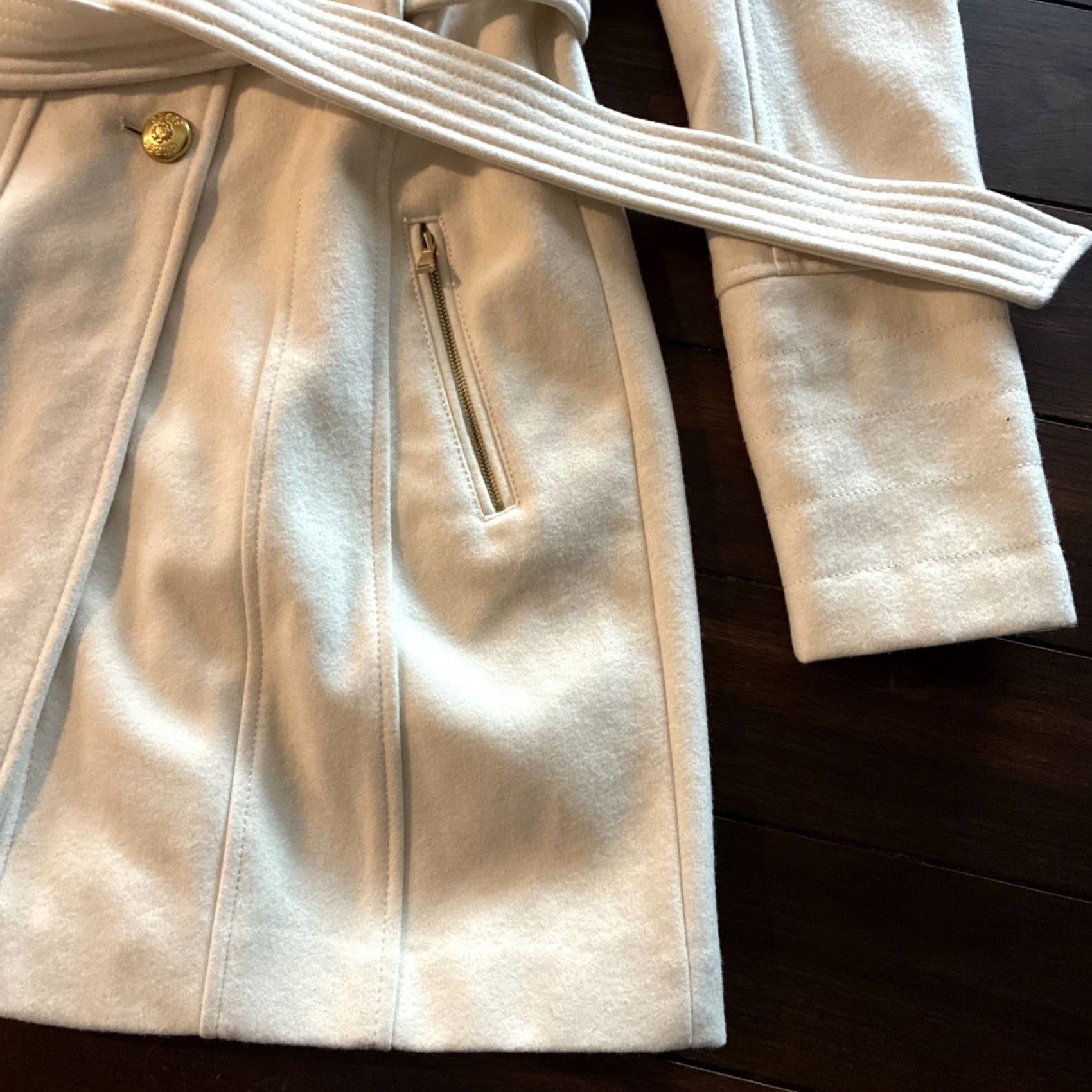 Guess GUESS White Trenchcoat With Gold Button Accents Women XS Size XS / US 0-2 / IT 36-38 - 4 Thumbnail