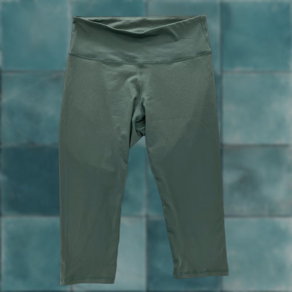Old Navy Old Navy Active PowerPress Leggings Women's XL Green Cropped Go-Dry Gym Size 40" / US 18 - 1 Thumbnail