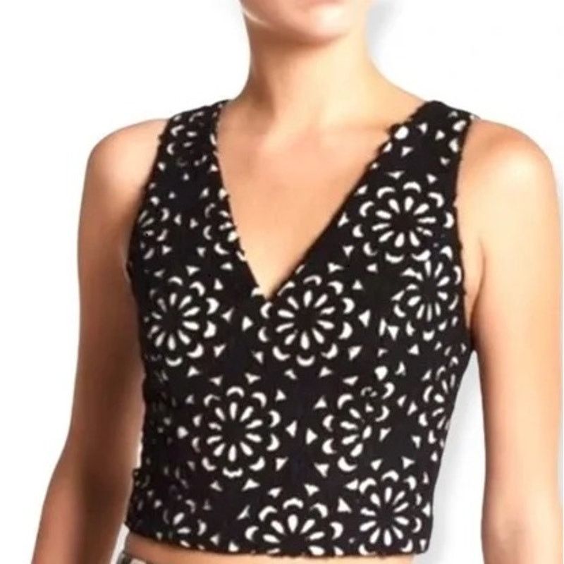 Alice + Olivia Alice + Olivia Black Floral Laser Cut Lyla Crop Top - Size 8 Size M / US 6-8 / IT 42-44 - 1 Thumbnail