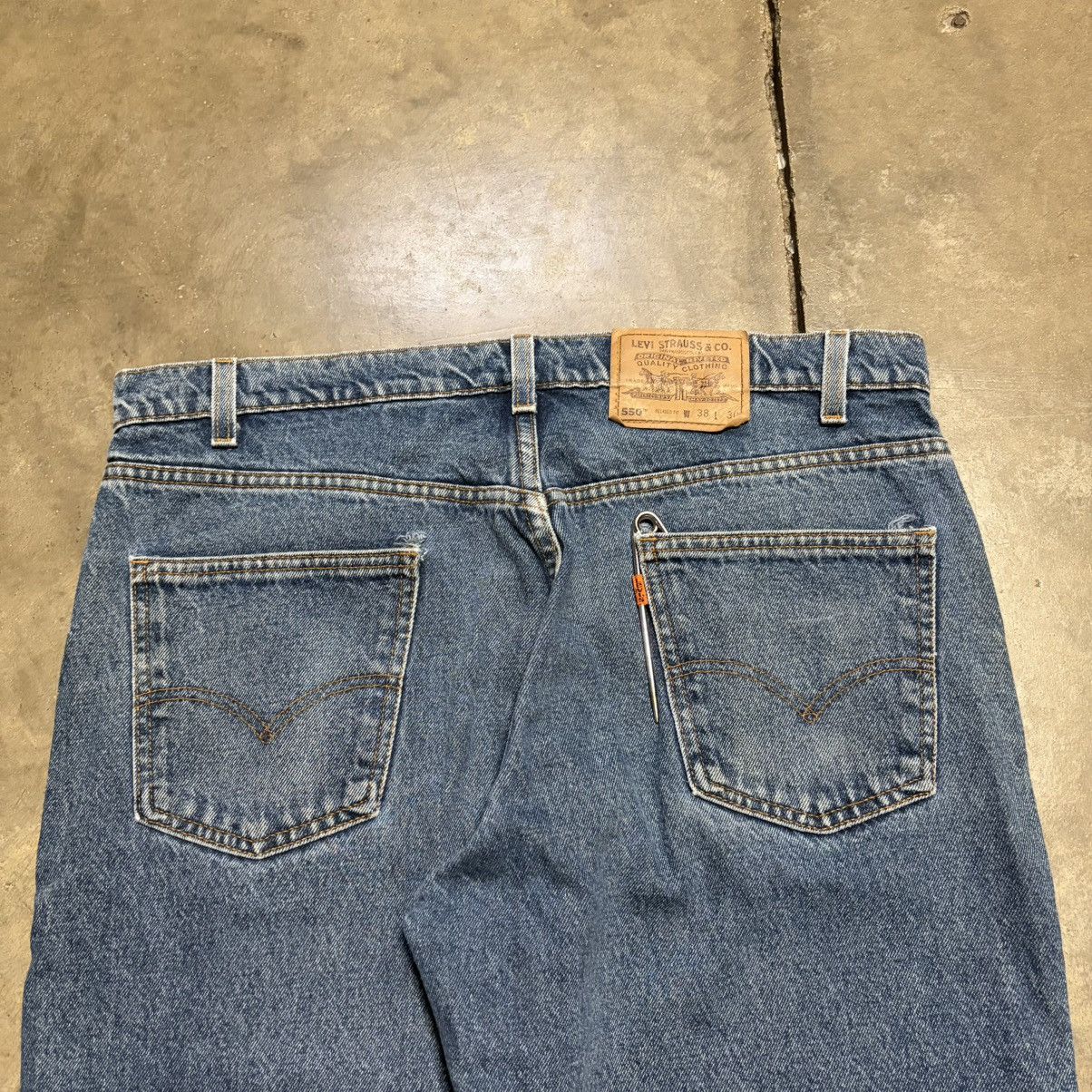 Levi's Vintage Levis 550 Orange Tab Jeans Relaxed Fit Denim 90s USA Size US 38 / EU 54 - 11 Thumbnail