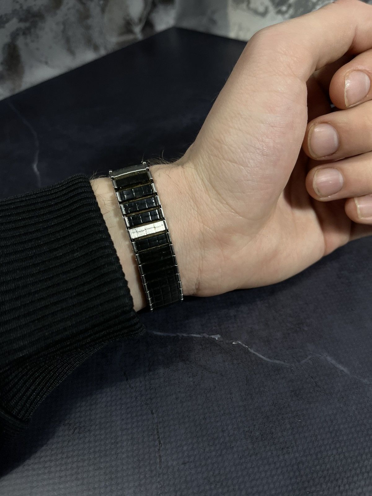 Jewelry × Vintage Vintage Q&Q Gold-Toned Rectangular Watch | Japanese Brand Size ONE SIZE - 6 Thumbnail