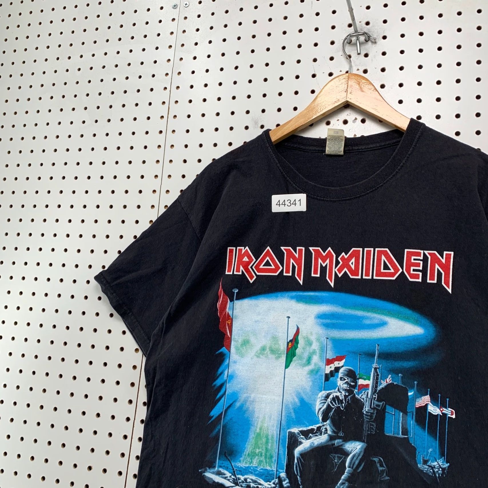 Fruit Of The Loom Iron Maiden Legacy Beast T Shirt Mens XL Black 2019 North America Tour Band Tee Size US XL / EU 56 / 4 - 5 Thumbnail