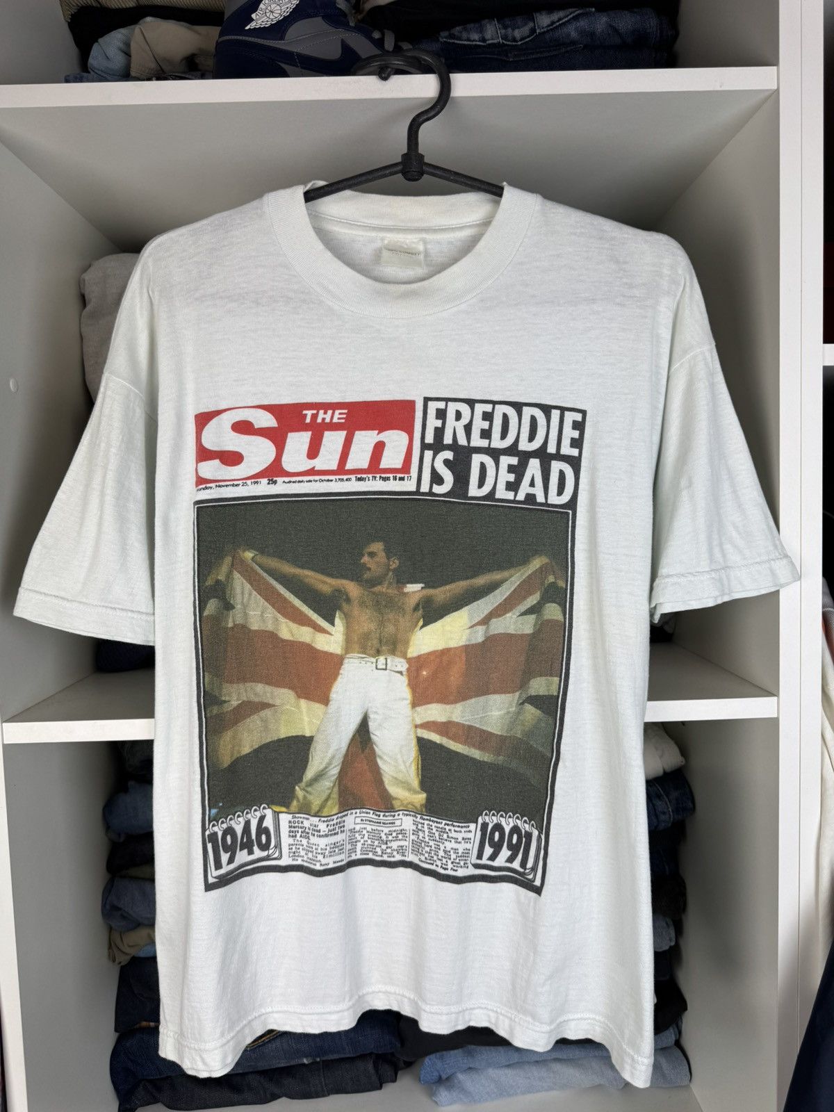 Band Tees Freddie Mercury "Freddie Is Dead" T-shirt Vintage Style Size US L / EU 52-54 / 3 - 1 Thumbnail