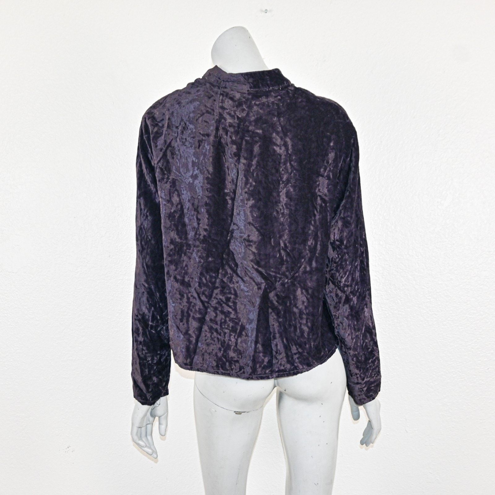 CP Shades CP Shades Medium Purple Velvet blouse button up Rayon Size M / US 6-8 / IT 42-44 - 5 Thumbnail