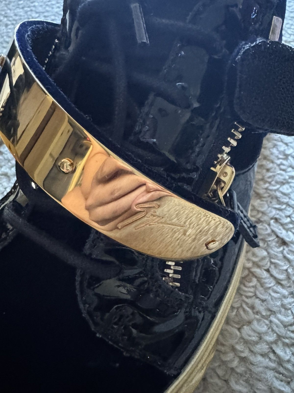 Giuseppe Zanotti Giuseppe Zanotti Gold Strap Low-Top EU 40 – Veronica Navy Size US 7.5 / EU 40-41 - 10 Thumbnail