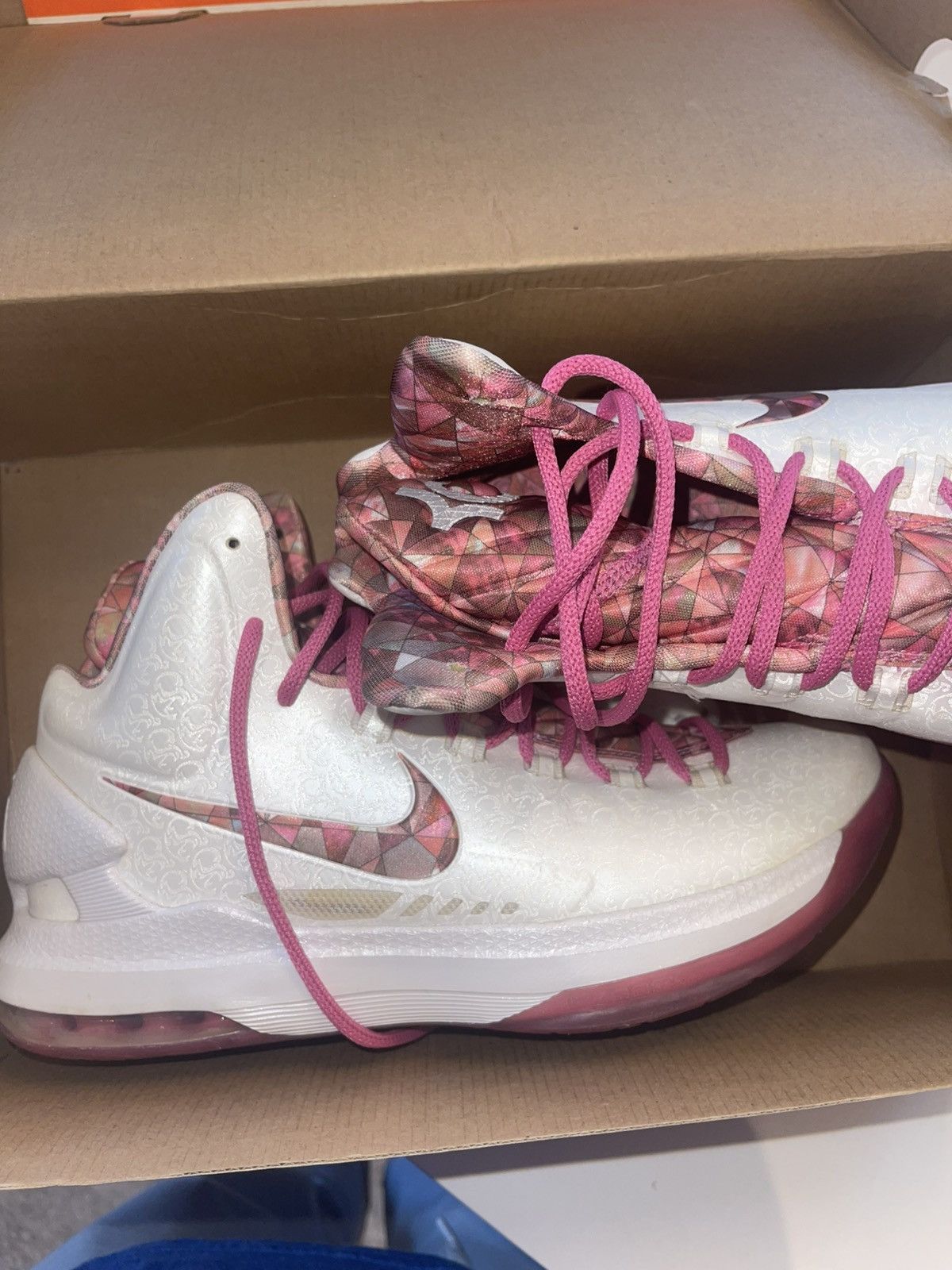 Nike KD V Aunt Pearls Size US 10.5 / EU 43-44 - 2 Thumbnail