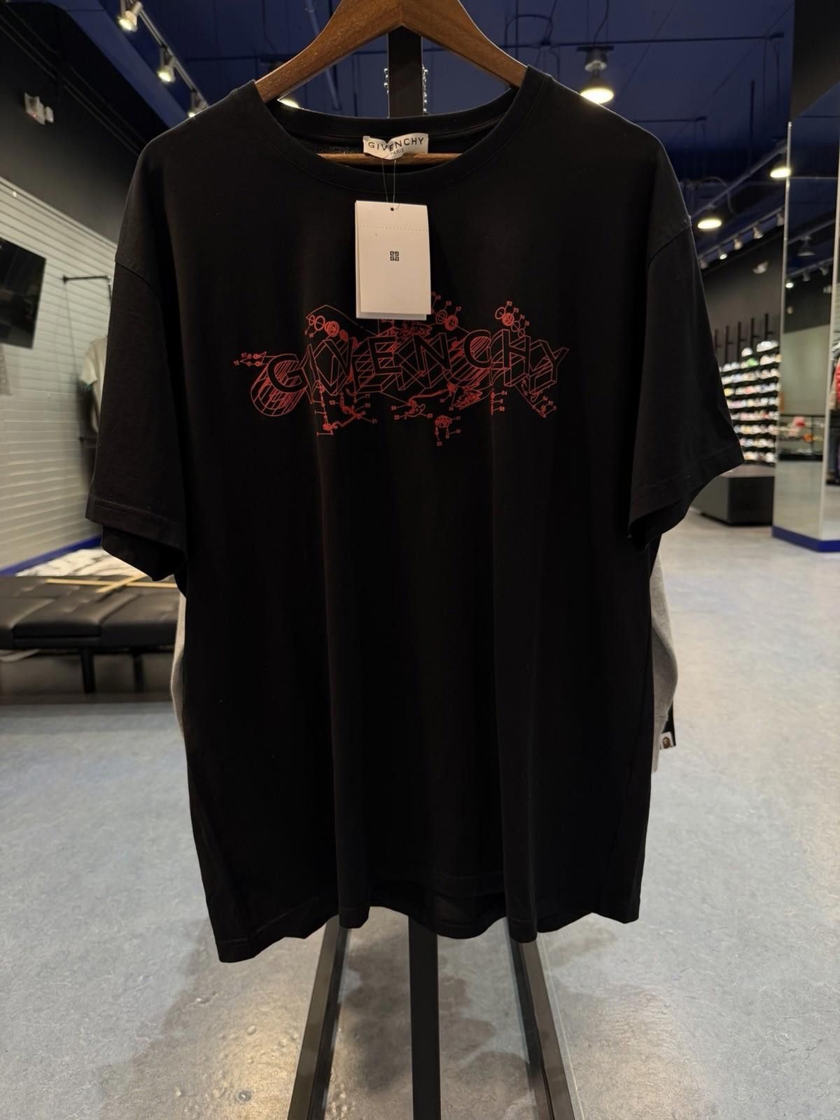 Givenchy Mens T-Shirt Givenchy Paris Black $550 Retail , Size XXL Size US XXL / EU 58 / 5 - 5 Thumbnail
