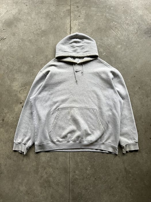 Nike hoodie middle online swoosh