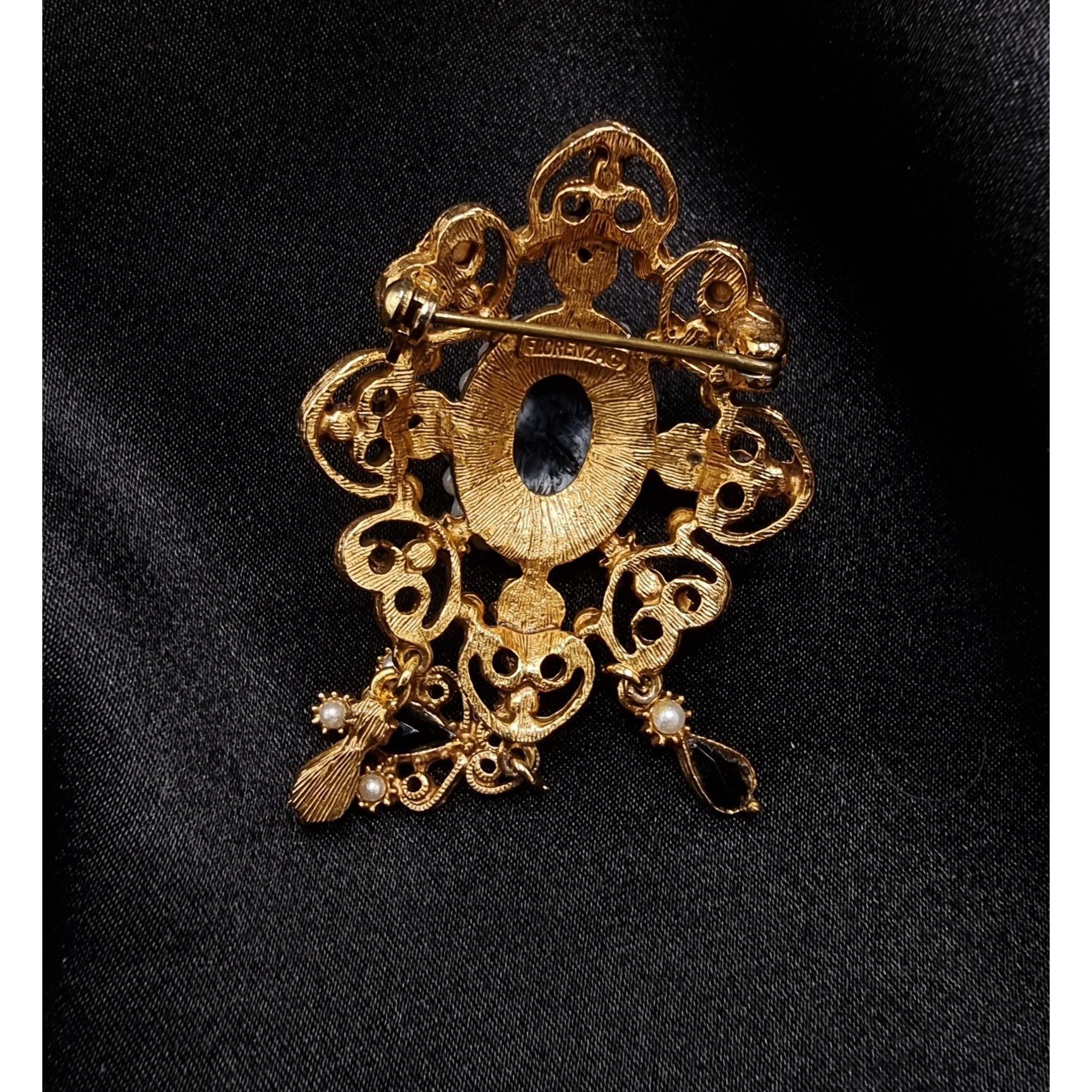 Vintage Vintage 1960s FLORENZA Signed Gold-Tone Victorian Brooch Size ONE SIZE - 4 Thumbnail