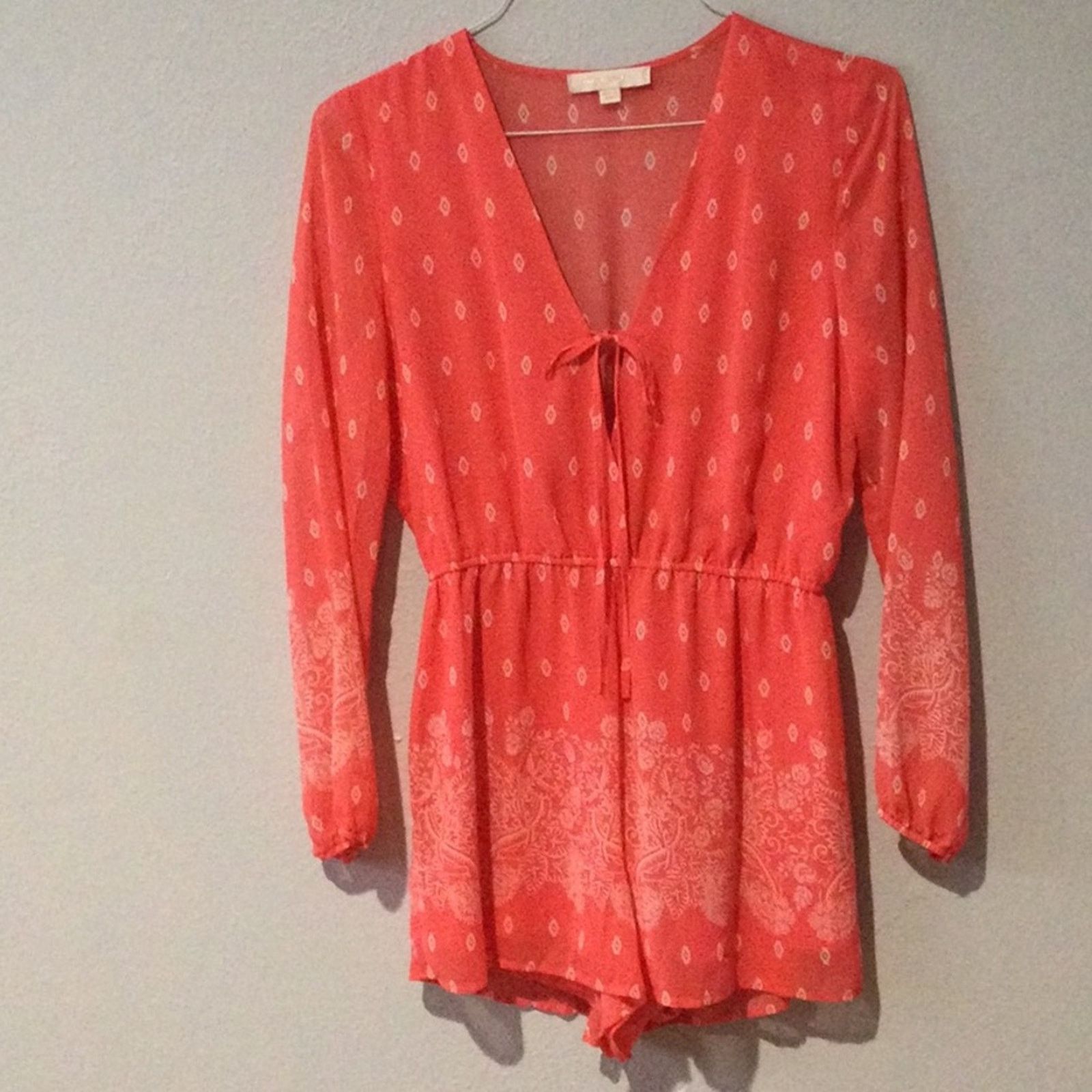Other Love Tree Salmon & White V-neck Tie Shorts Romper M Size 30" / US 8 / IT 44 - 1 Thumbnail
