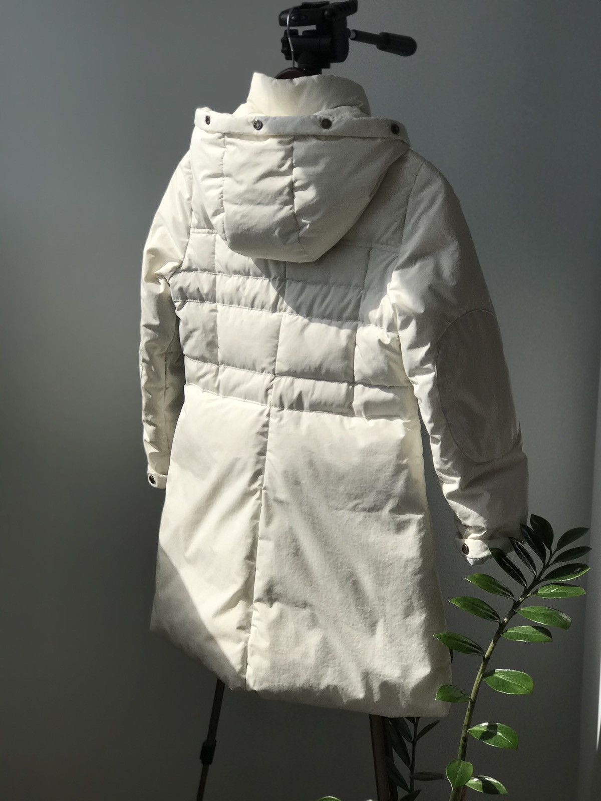 Moncler × Vintage Vintage Moncler Down Puffer Cream Jacket for Girls Size XXS / US 00 / IT 34 - 2 Thumbnail