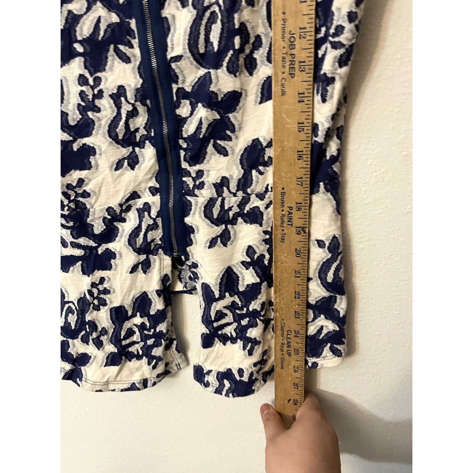 Bcbgmaxazria VINTAGE BCBGMAXAZRIA Floral Bodycon Mini Dress Women Size M Blue/White 90s Party Cocktail Size M / US 6-8 / IT 42-44 - 5 Thumbnail