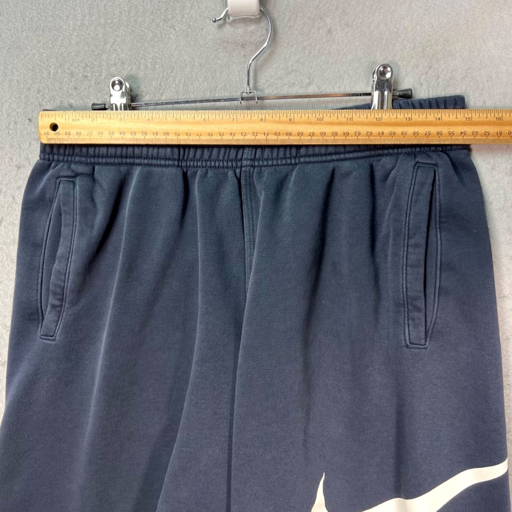 Nike Nike Mens Athletic Sweat Shorts Shirt? Size US 31 - 6 Thumbnail