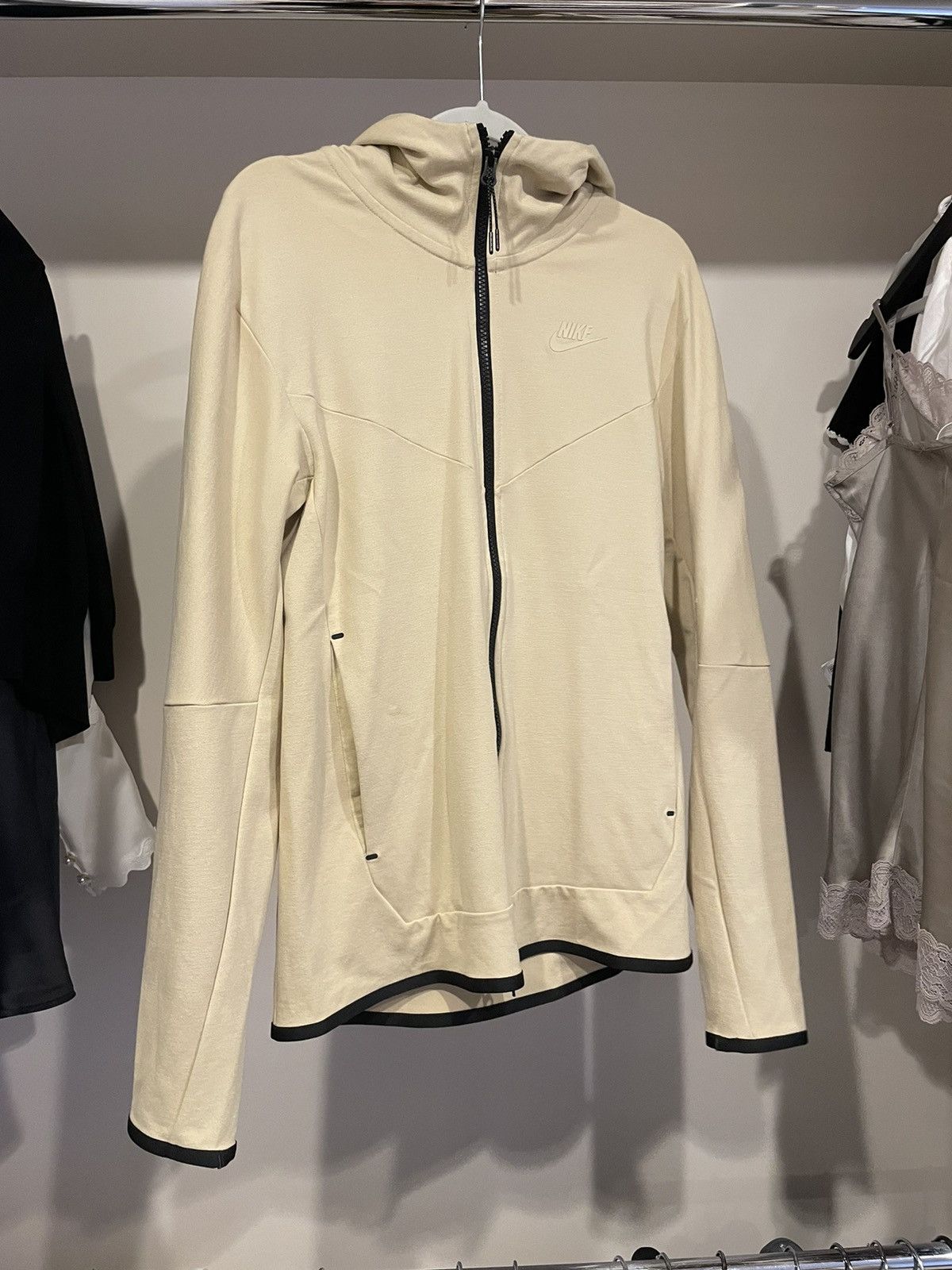 Nike 🔥SWAE LEE’S PERSONAL NIKE TECH FLEECE YELLOW Size US S / EU 44-46 / 1 - 5 Thumbnail