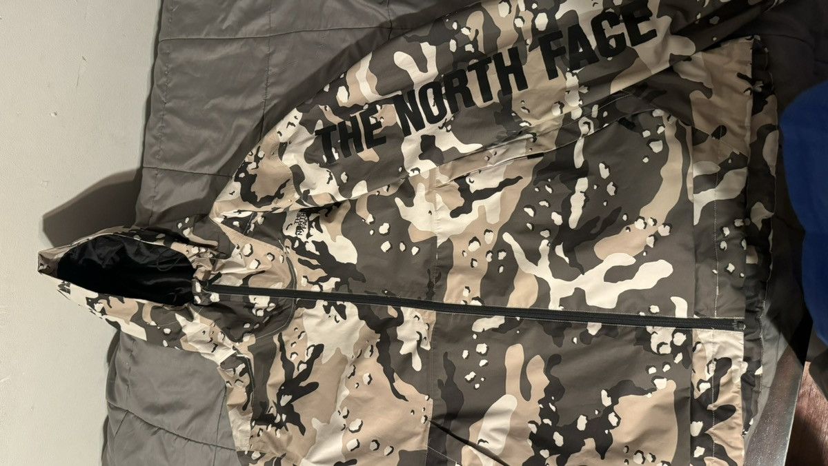 The North Face North Face Camo Windbreaker Size US XL / EU 56 / 4 - 1 Thumbnail