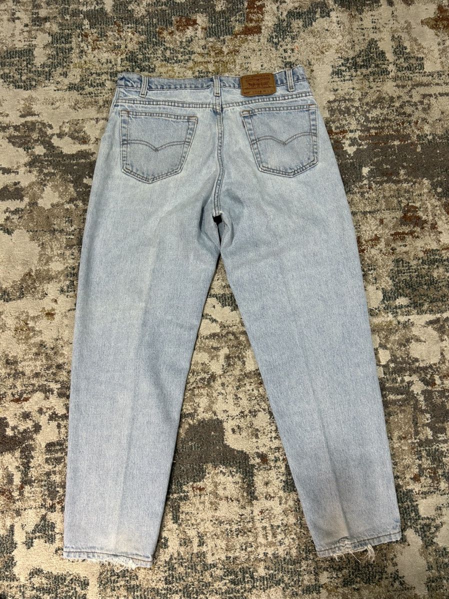 Levi's Vintage Made in USA Levi’s 505 Light Washed Distressed Denim Size US 32 / EU 48 - 2 Thumbnail