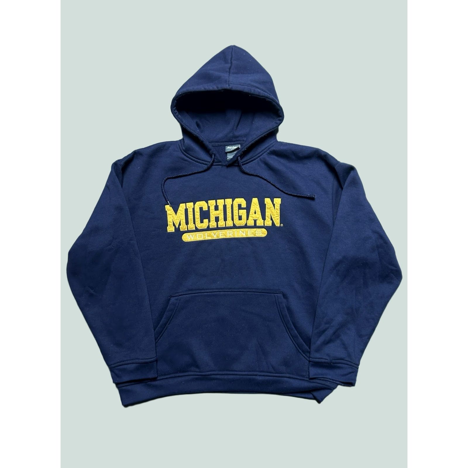 Vintage VINTAGE University Wolverines Embroidered Blue Pullover Hoodie XL Men Size US XL / EU 56 / 4 - 1 Thumbnail