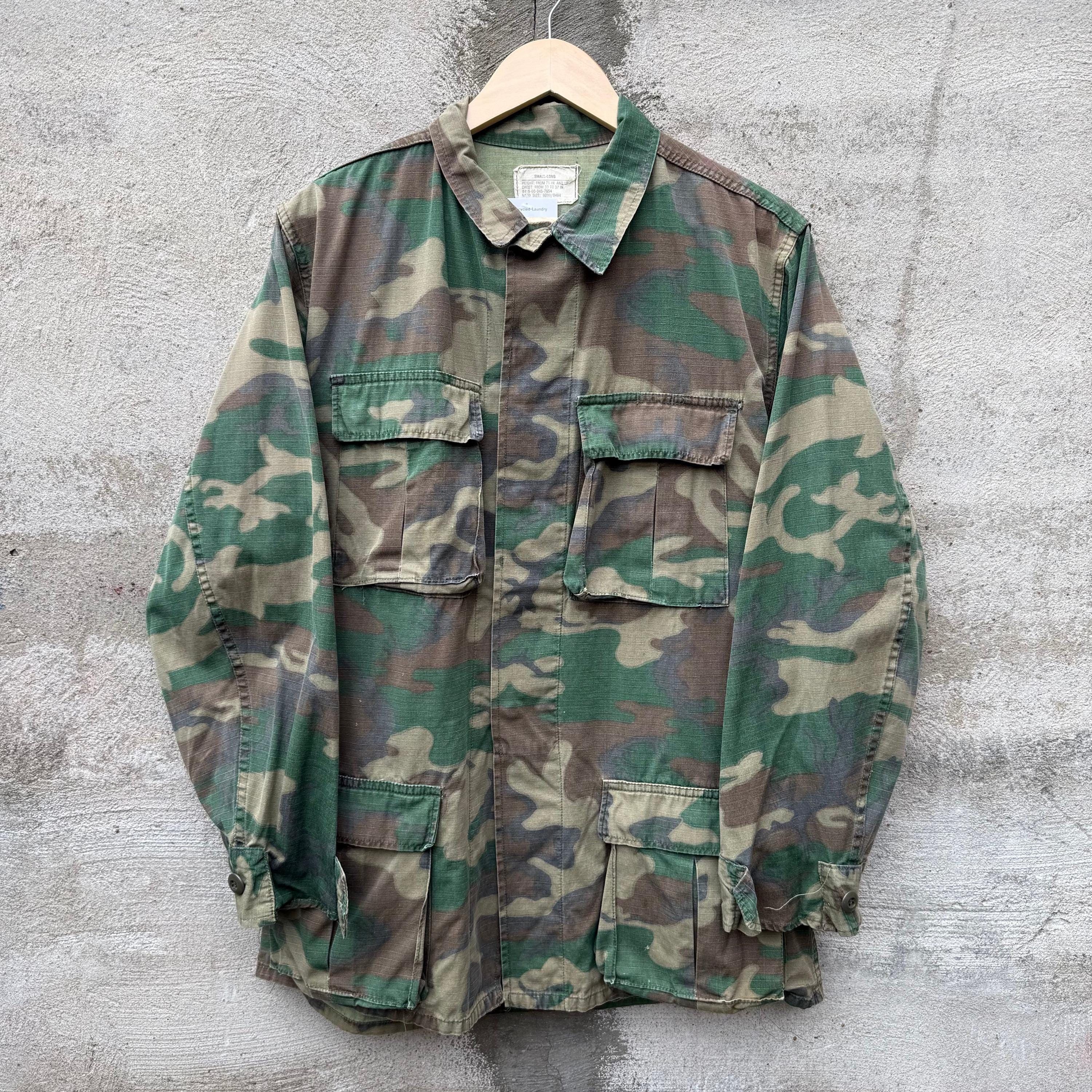 Vintage 79' US Military Woodland Camo Jacket Size US L / EU 52-54 / 3 - 1 Thumbnail