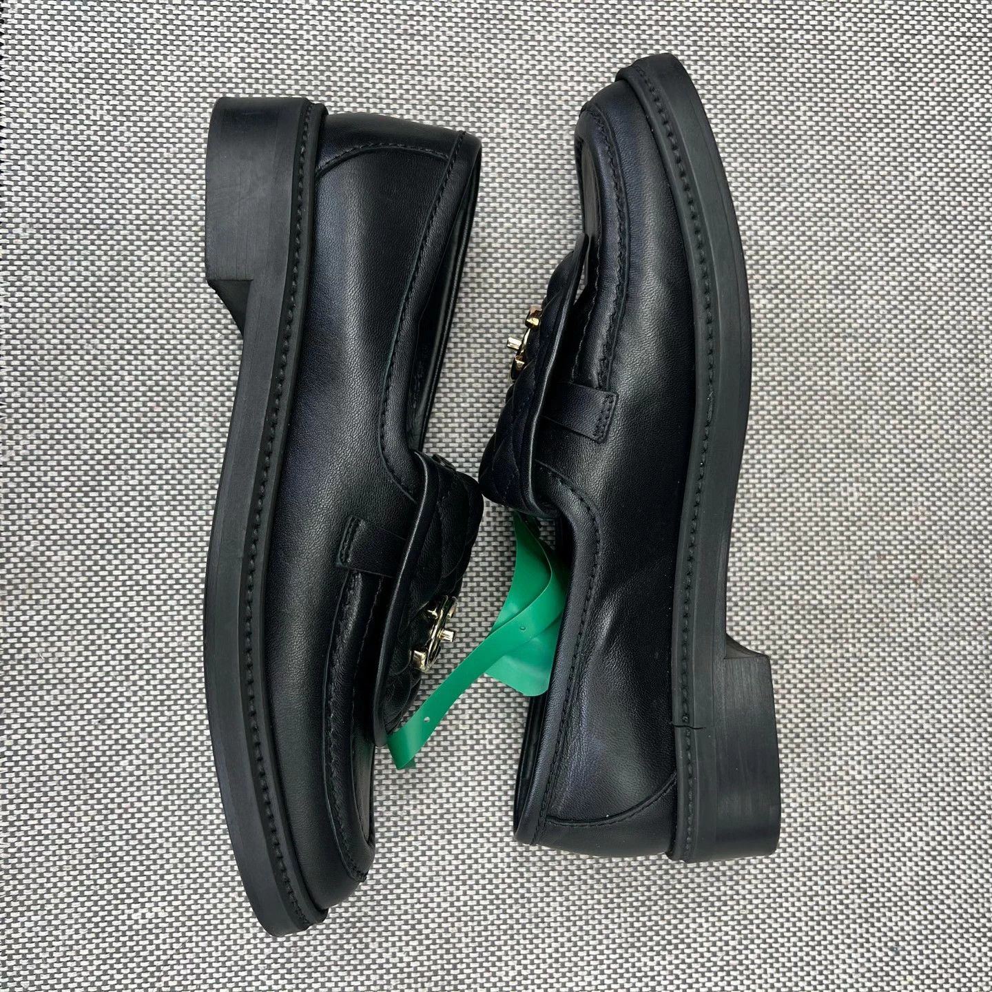 Chanel Chanel Flap Lambskin Loafers 38 Near New Size US 7 / IT 37 - 2 Thumbnail