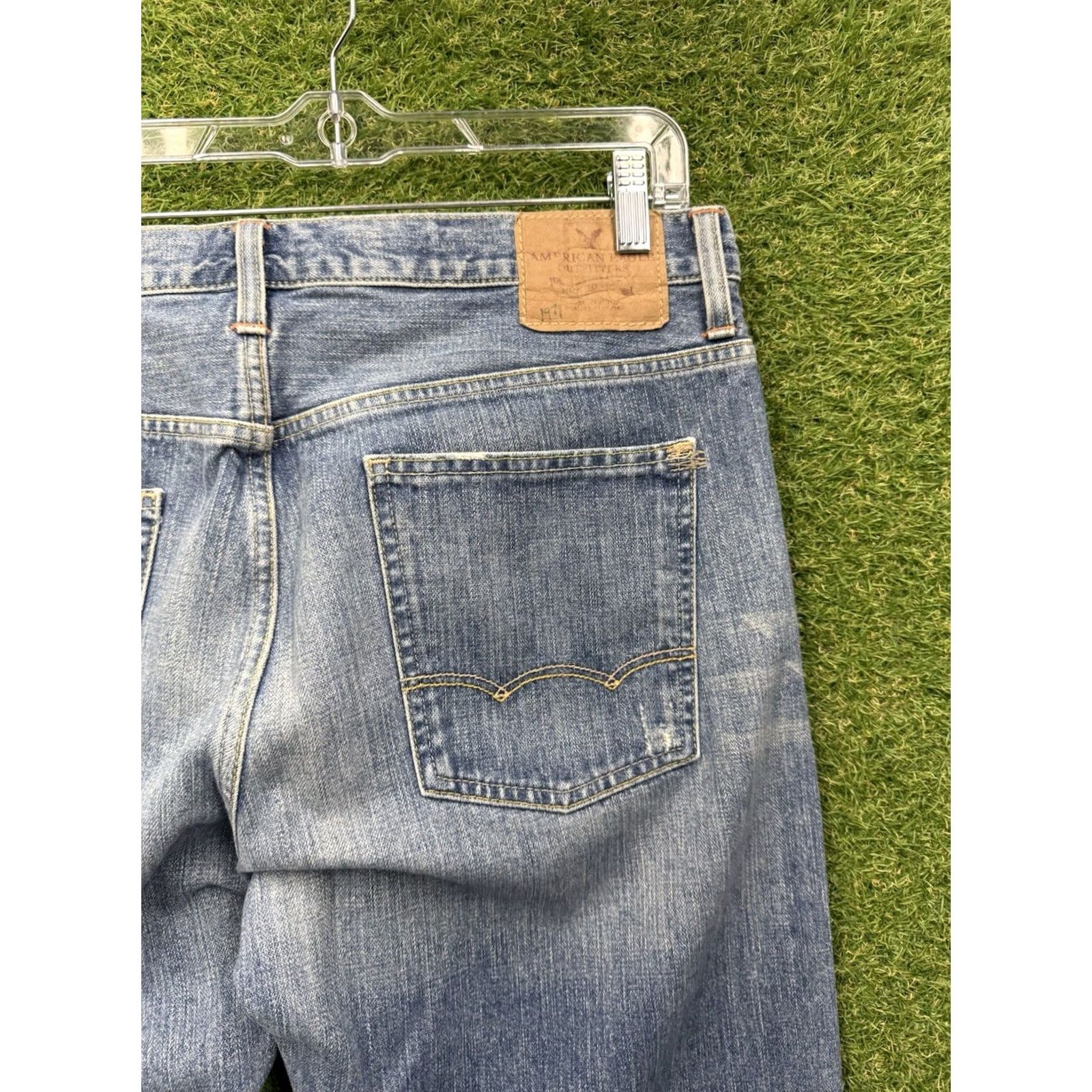 American Eagle Outfitters VINTAGE American Eagle Jeans Mens 36x32 Medium Wash Denim Low Rise Straight Y2K Size US 36 / EU 52 - 4 Thumbnail
