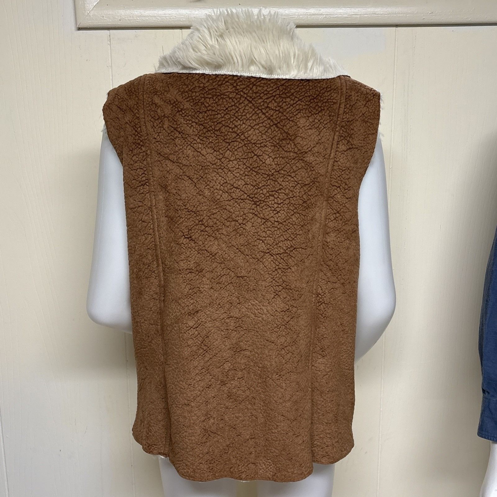 Cabelas Cabelas Faux Shearling Vest Womens XL Natural Brown Open Gil Size XL / US 12-14 / IT 48-50 - 3 Thumbnail