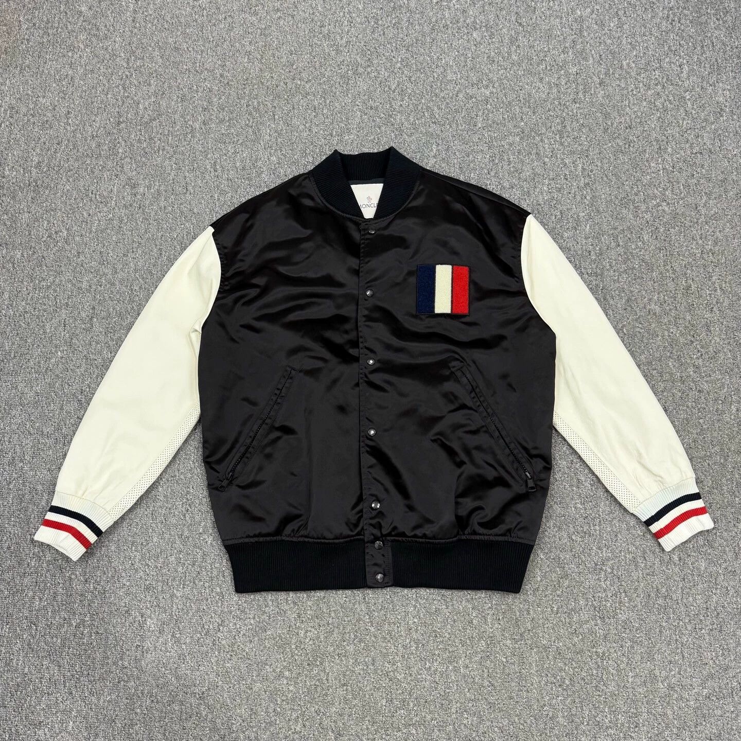 Moncler Moncler B&W Leather Embroidered Logo Flight Jkt 3 99N Size US L / EU 52-54 / 3 - 1 Thumbnail