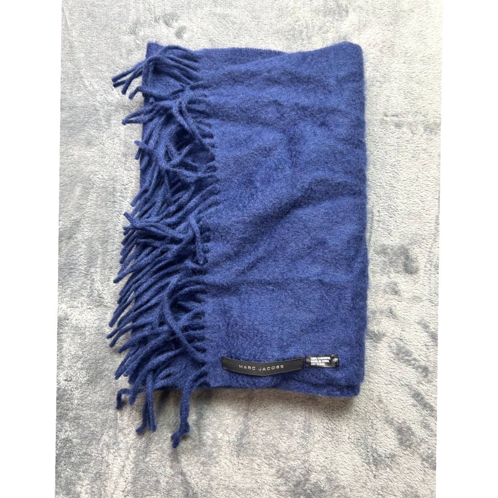 Marc Jacobs VINTAGE Marc Jacobs Scarf Women Deep Blue 100% Cashmere Fringed Luxury Accessory Size ONE SIZE - 3 Thumbnail