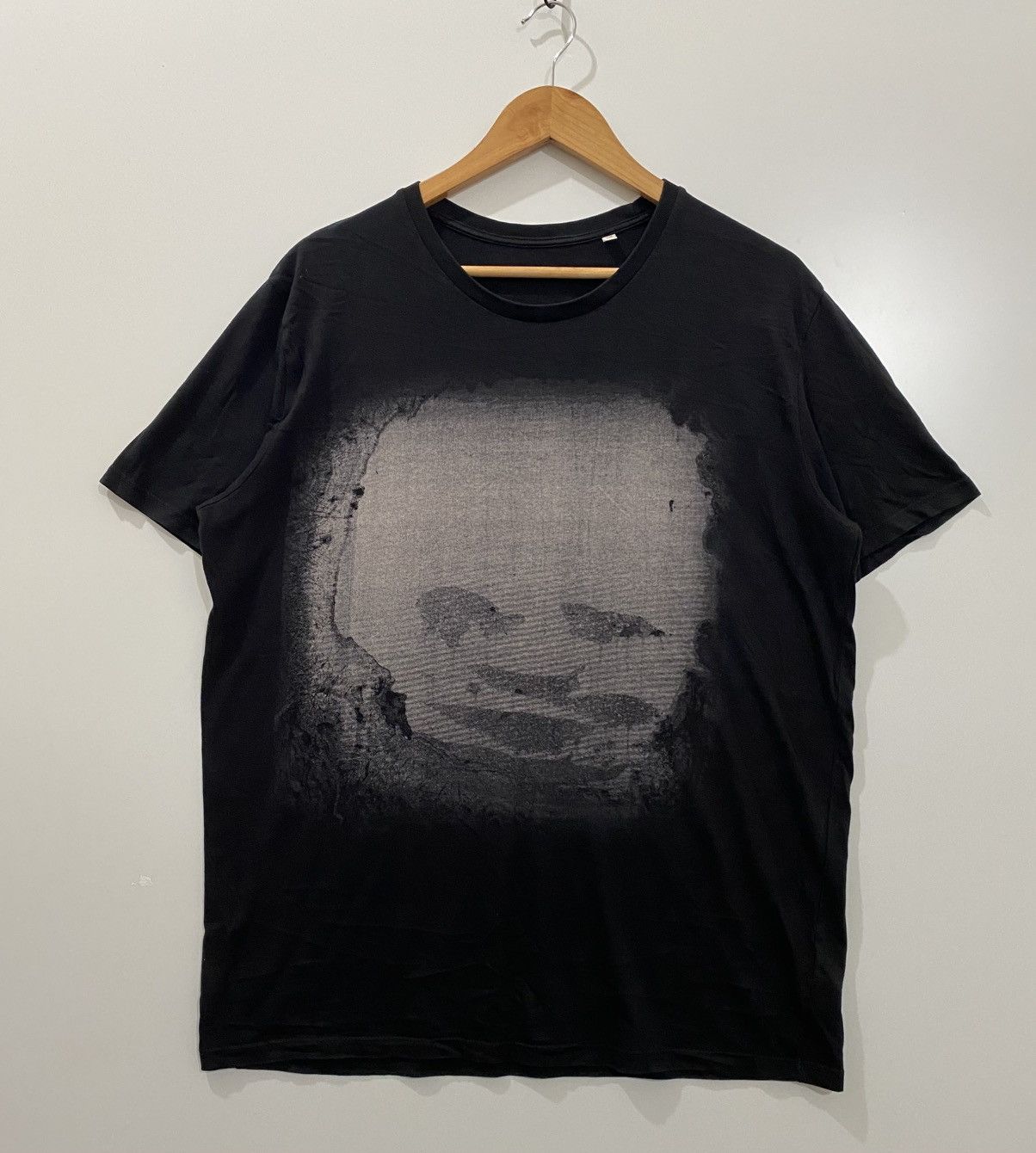 Band Tees Radiohead A Moon Shaped Pool tour shirt Size US XL / EU 56 / 4 - 1 Thumbnail