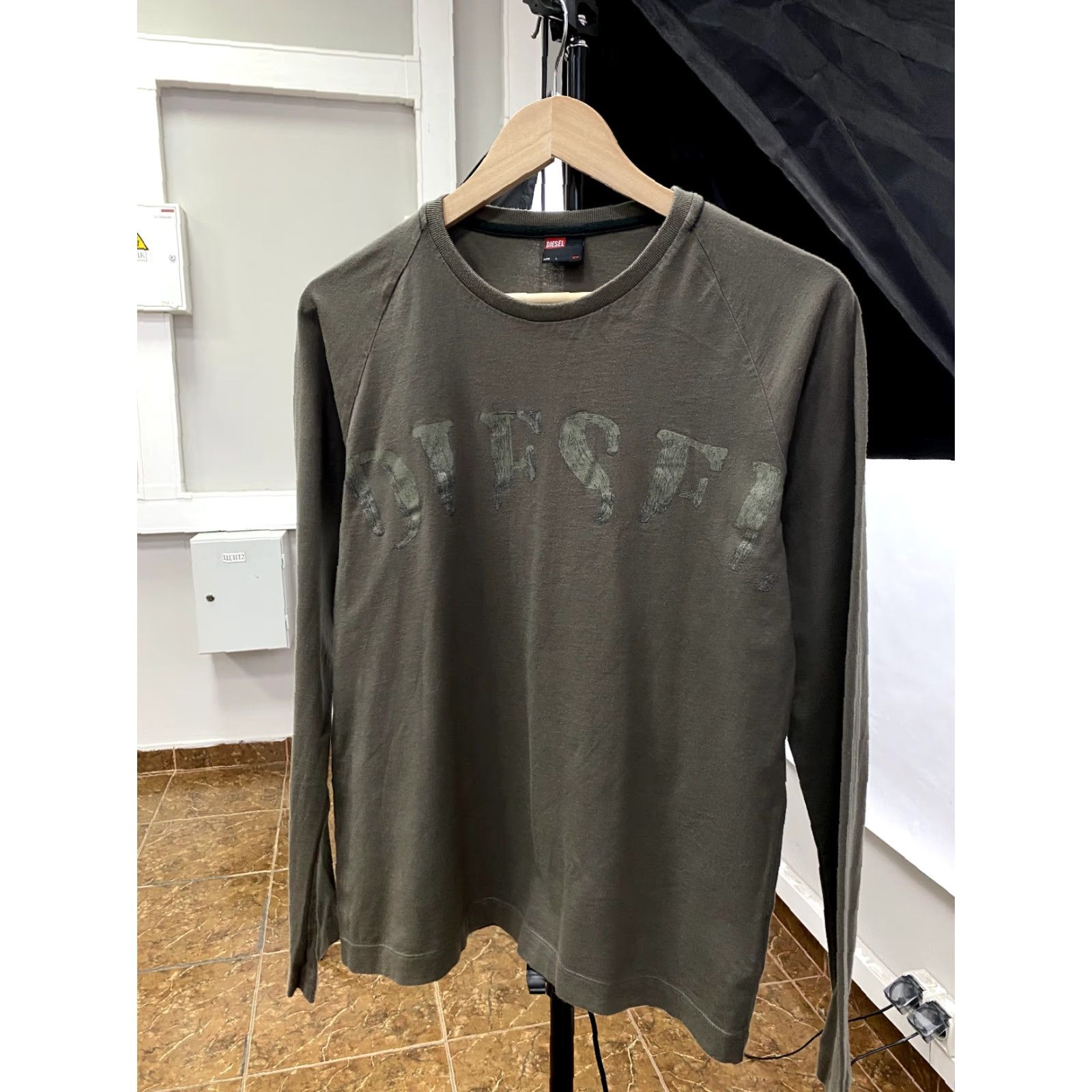Diesel Vintage Diesel Japan Style Rare Retro Long Sleeve Hype Khaki M T-Shirt Mens 90s Diesel Long Sleeve Khaki Vintage 90s Mens Diesel Shirt Size US M / EU 48-50 / 2 - 2 Thumbnail