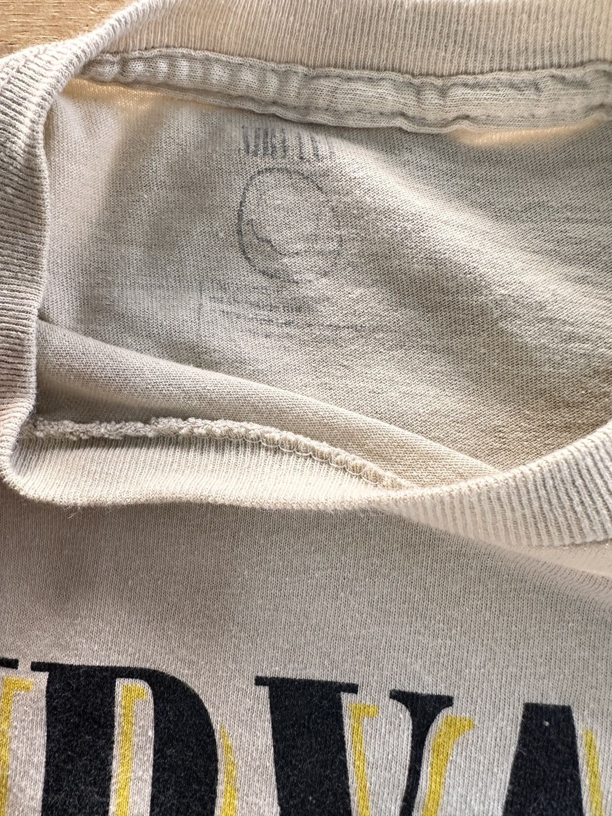 Band Tees Cream Smile Nirvana T-shirt . S, Size US XS / EU 42 / 0 - 3 Thumbnail
