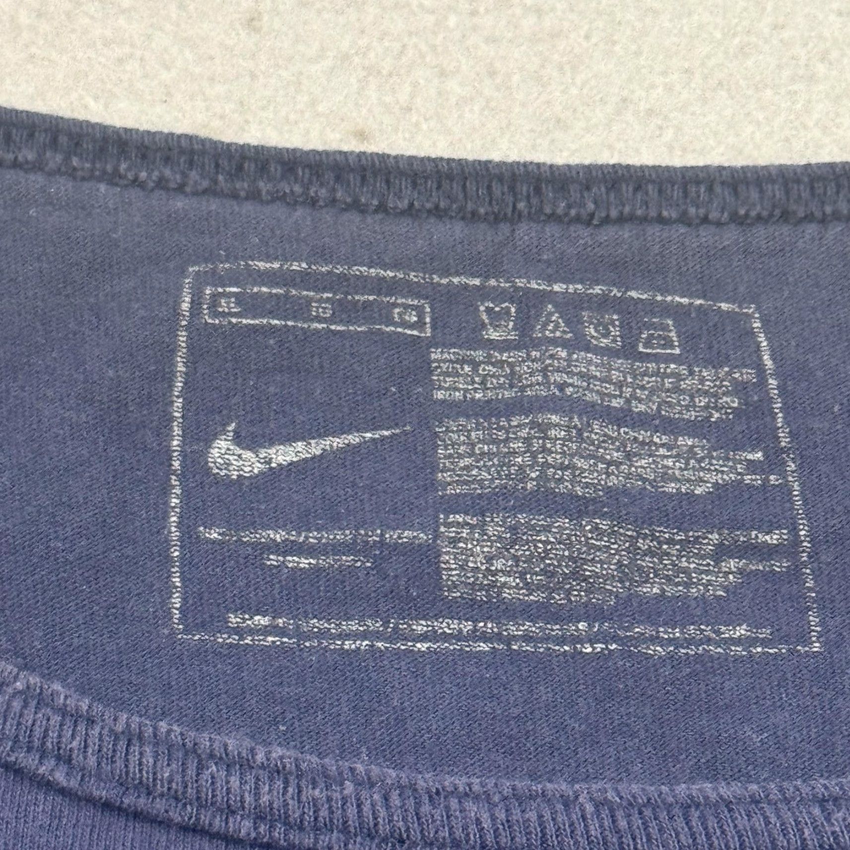 Nike Nike Tank Top Shirt Mens Large Navy Eat My Bubbles Graphic Sleeveless Athletic Size US L / EU 52-54 / 3 - 6 Thumbnail
