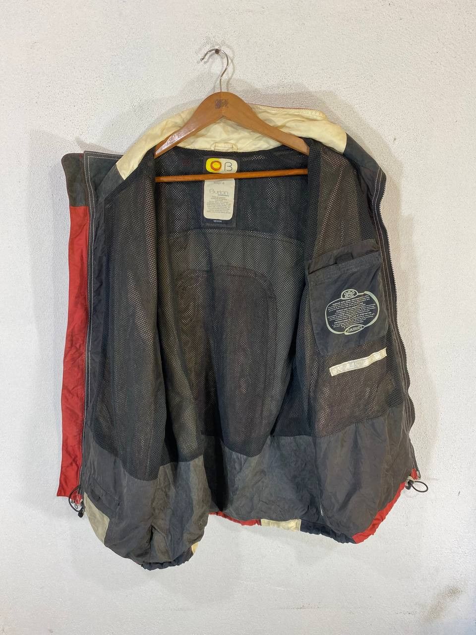Burton vintage burton snowboards ski jacket nice design Size US M / EU 48-50 / 2 - 6 Thumbnail