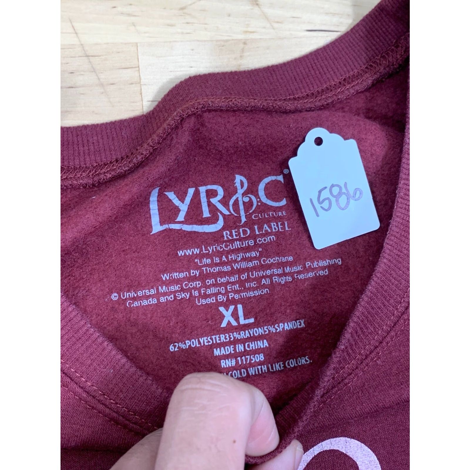 Vintage VINTAGE Lyric Women's Sweatshirt Red "Life is a Highway" Graphic Print XL Pullover Sweatshirt Size XL / US 12-14 / IT 48-50 - 5 Thumbnail