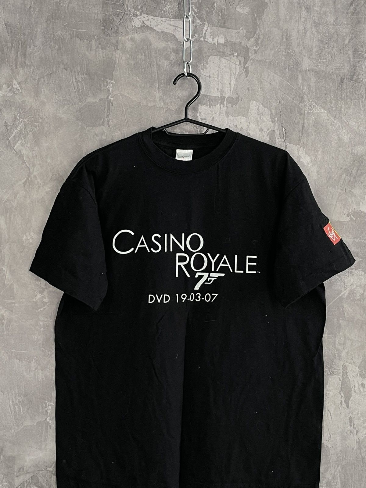Vintage Vintage Casino Royale Film Promo T-shirt Size US L / EU 52-54 / 3 - 2 Thumbnail