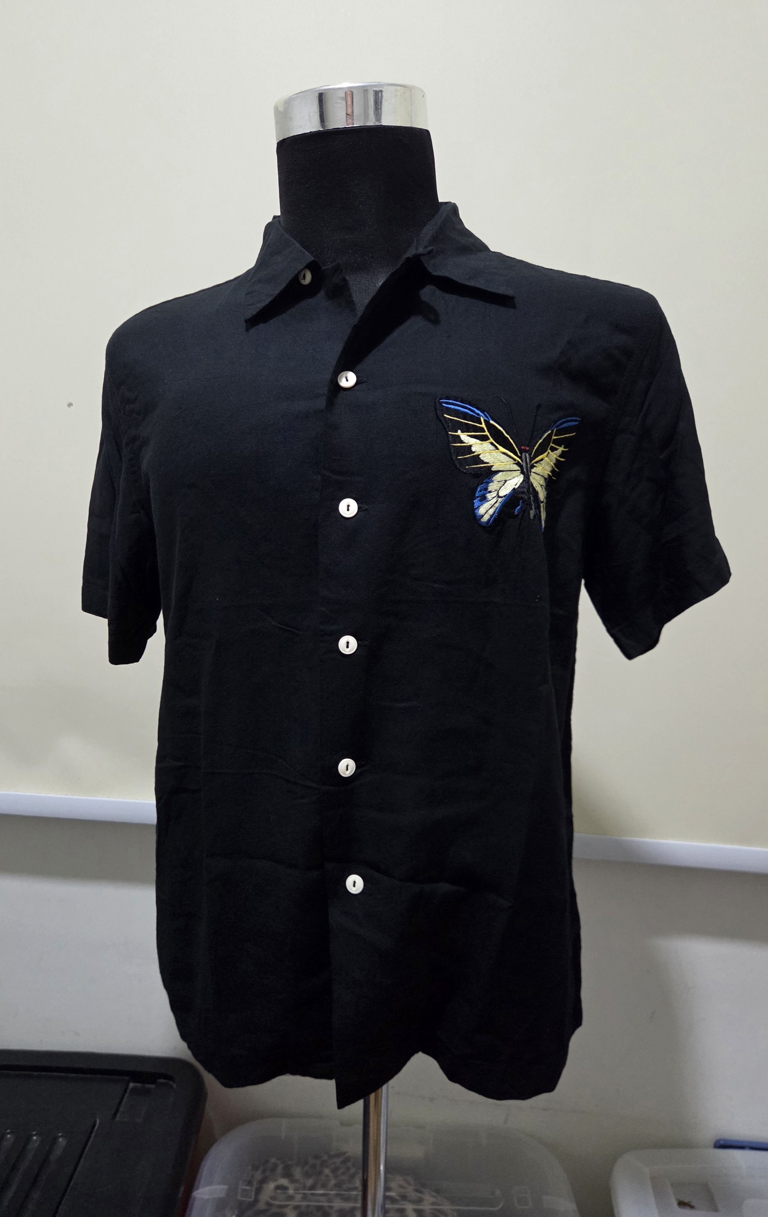 Japanese Brand Vintage Houston Rayon Embroidery Butterfly Bowling Shirt Size US M / EU 48-50 / 2 - 1 Thumbnail