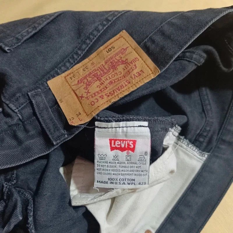 Levi's Vintage Levis 501 Black Jeans Made in USA fits W31 L29 1997 Size US 31 - 17 Thumbnail