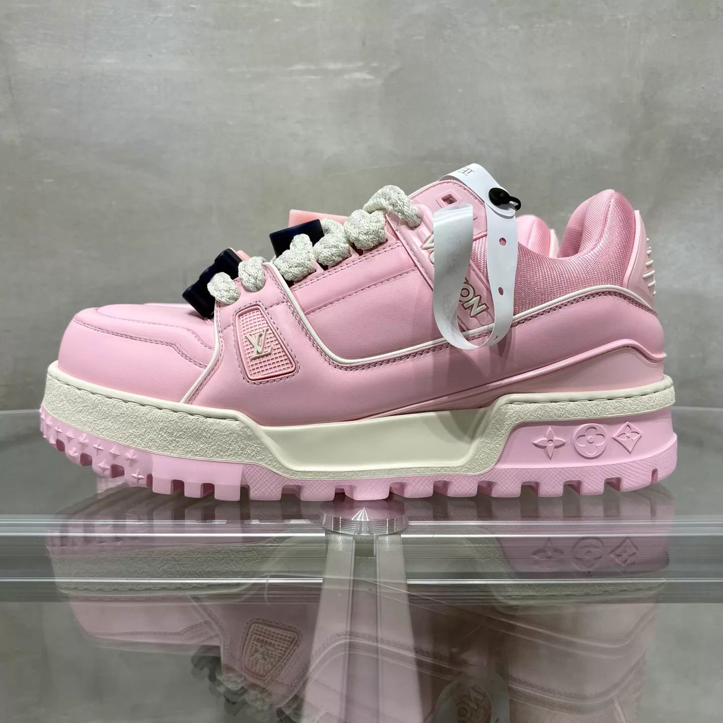 Louis Vuitton LV Trainer Maxi Jigglypuff Pink V-Day BNIB UK7.5 (41.5) Size US 8.5 / EU 41-42 - 3 Thumbnail