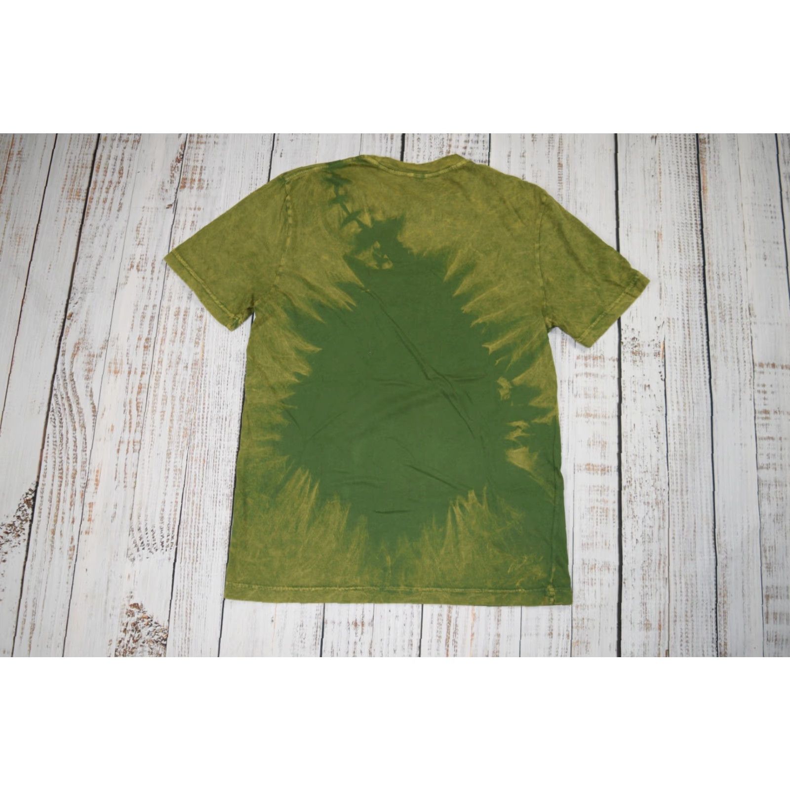 Levi's LEVI'S Men's Graphic T-Shirt Wolf Print Tie Dye Green Regular Fit Size M Size US M / EU 48-50 / 2 - 5 Thumbnail