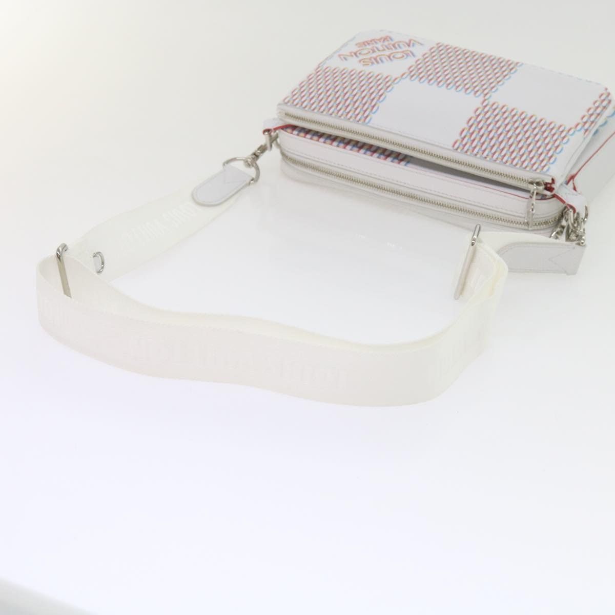 Louis Vuitton LOUIS VUITTON Damier Giant Spray Trio Messenger Bag White Size ONE SIZE - 7 Thumbnail