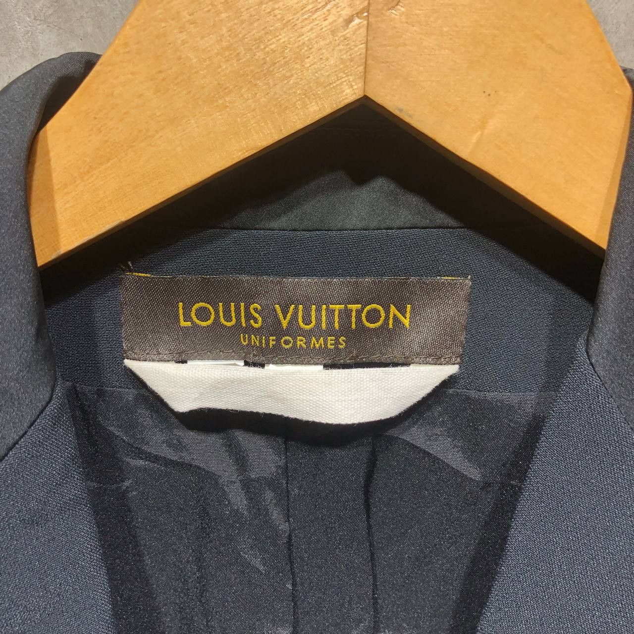 Louis Vuitton Louis Vuitton Gold button Uniform blazer Size XS / US 0-2 / IT 36-38 - 3 Thumbnail