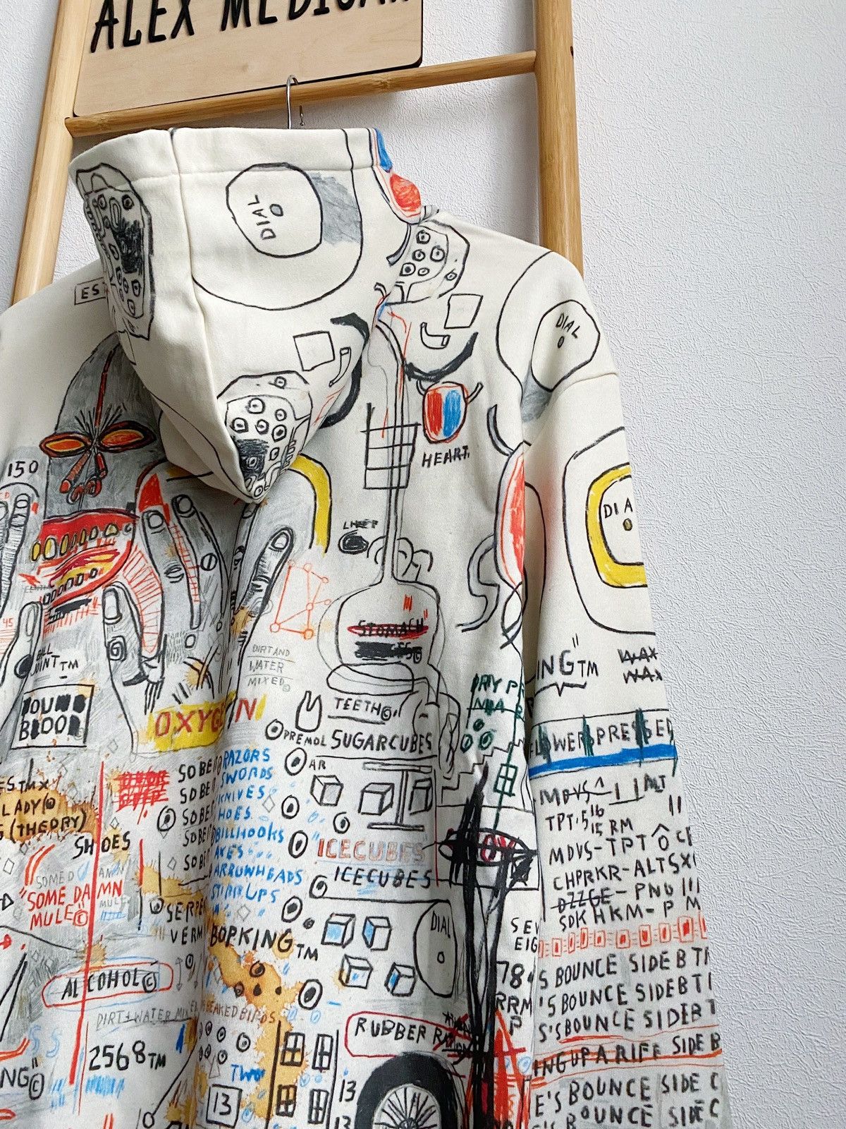 H&M × Jean-Michel Basquiat × Who Decides War WHO DECIDES WAR x BASQUIAT x H&M RELAXED FIT COTTON HOODIE Size US S / EU 44-46 / 1 - 21 Thumbnail