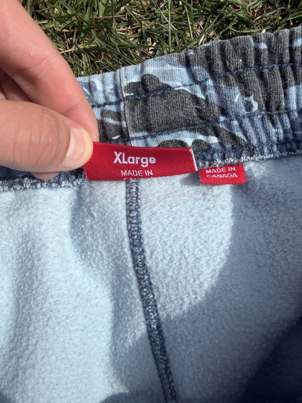Supreme Supreme Small Box Sweatpants (FW24) Blue Tiger Camo Size US 34 / EU 50 - 6 Thumbnail
