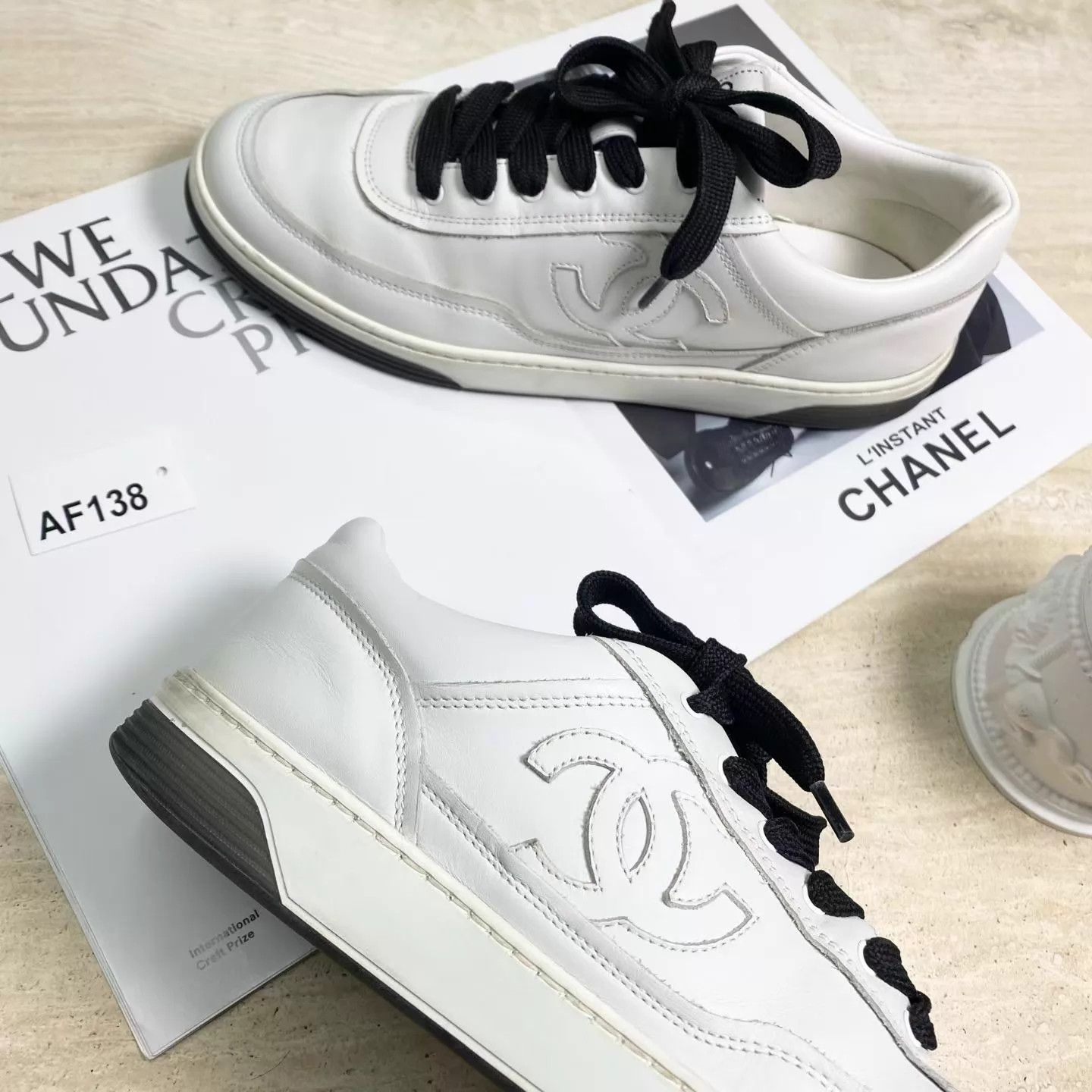 Chanel Chanel 24P White Leather Panda Sneakers 40 Size US 7 / EU 40 - 4 Thumbnail